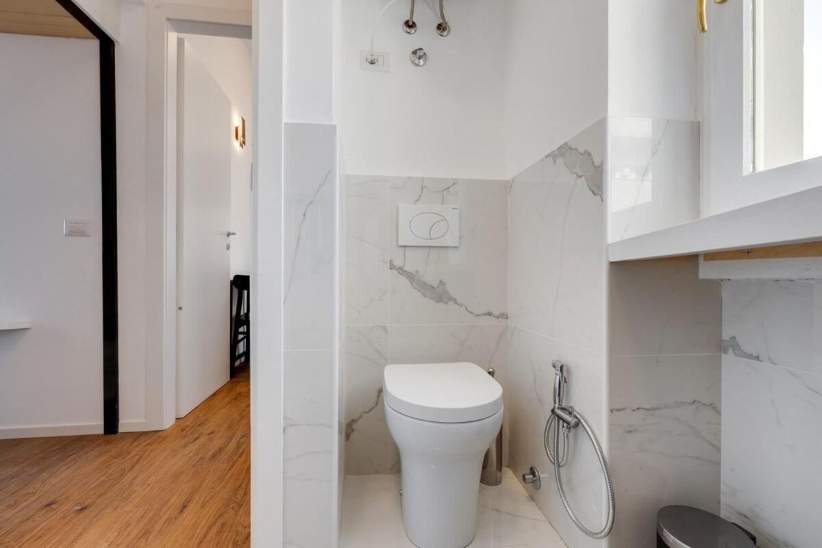 Homeby, Cozy Penthouse Apartment Milan Bagian luar foto