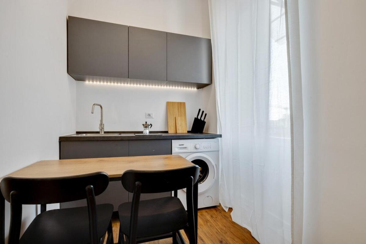 Homeby, Cozy Penthouse Apartment Milan Bagian luar foto